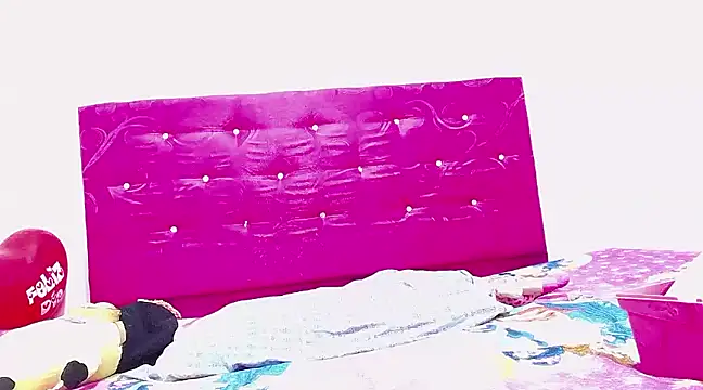 candy dustano691 online show from December 27, 2024, 9:32 pm