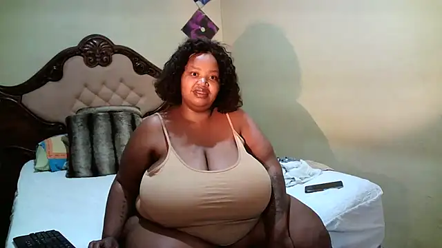 HOTBIGMELONSxx online show from June 9, 2026, 9:26 pm