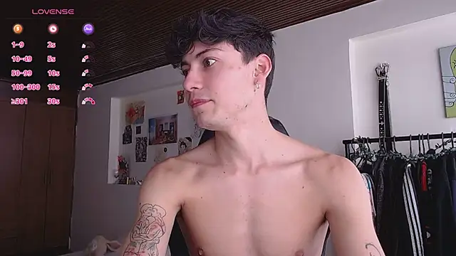 Amahd696 online show from November 5, 2025, 1:44 pm