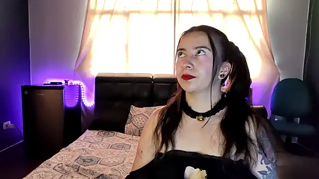 Snapshot of Alaia_sam chatting on May 3, 2026, 10:16 pm Alaia sam online show from May 3, 2026, 10:16 pm