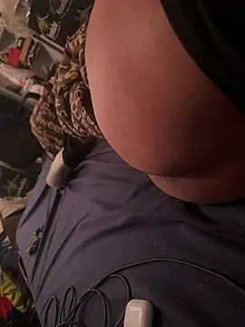 Snapshot of celiniko chatting on March 16, 2026, 1:00 am celiniko online show from March 16, 2026, 1:00 am