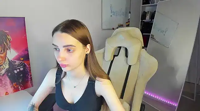 Snapshot of __SilviaAbby__ chatting on January 12, 2025, 12:23 pm   SilviaAbby   online show from January 12, 2025, 12:23 pm