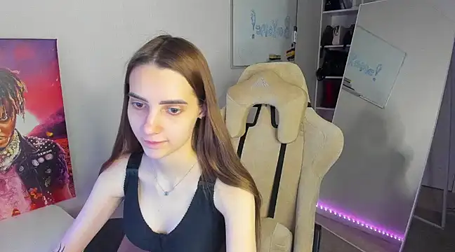 Snapshot of __SilviaAbby__ chatting on January 13, 2025, 12:56 pm   SilviaAbby   online show from January 13, 2025, 12:56 pm