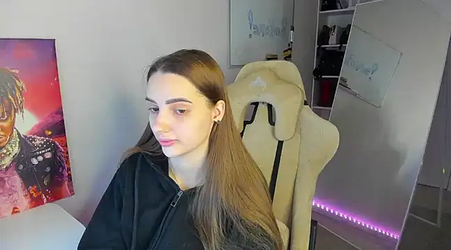 Snapshot of __SilviaAbby__ chatting on January 16, 2025, 3:02 pm   SilviaAbby   online show from January 16, 2025, 3:02 pm