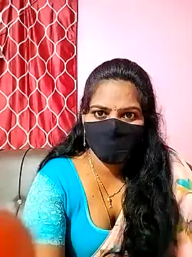 melina214 online show from January 13, 2025, 4:41 pm