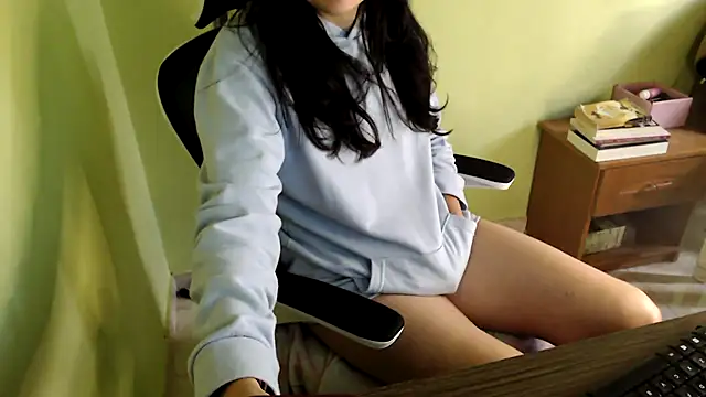 samantha s69 online show from April 18, 2026, 9:04 pm