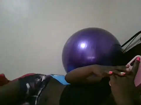 Snapshot of Sonnia_ chatting on February 22, 2025, 10:42 pm Sonnia online show from February 22, 2025, 10:42 pm