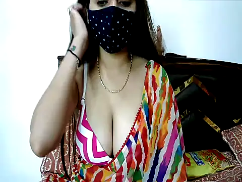 Snapshot of Gloie4u chatting on May 12, 2026, 10:23 am Gloie4u online show from May 12, 2026, 10:23 am