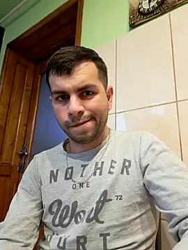 hornny1995 online show from December 4, 2024, 1:31 pm