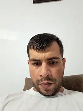 hornny1995 online show from September 26, 2025, 5:17 pm