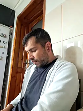 hornny1995 online show from September 30, 2025, 12:43 pm