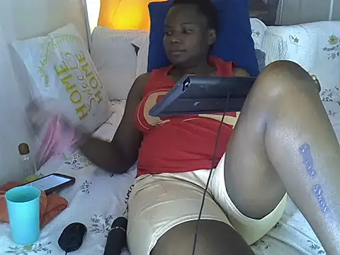 Sweetreena online show from April 18, 2026, 3:54 am