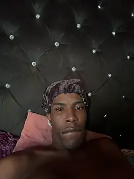Snapshot of Richchocolatesweet_ chatting on May 31, 2026, 9:38 pm Richchocolatesweet online show from May 31, 2026, 9:38 pm