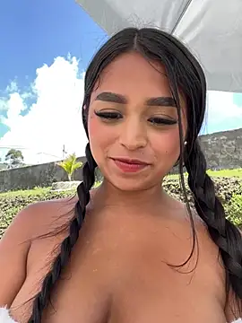 Snapshot of Juli_Walker chatting on December 5, 2024, 3:50 pm Juli Walker online show from December 5, 2024, 3:50 pm