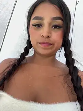 Snapshot of Juli_Walker chatting on December 5, 2024, 6:55 pm Juli Walker online show from December 5, 2024, 6:55 pm