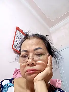 Hotestlove online show from October 16, 2025, 10:38 am