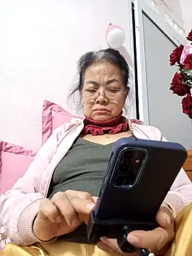 Hotestlove online show from February 4, 2026, 1:50 pm