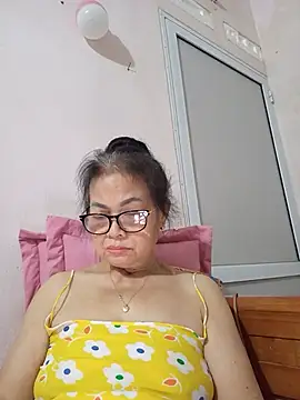Snapshot of Hotestlove chatting on June 25, 2026, 4:01 am Hotestlove online show from June 25, 2026, 4:01 am