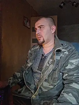 Foxyshaved online show from October 22, 2025, 7:30 am