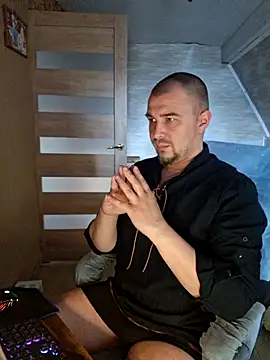 Foxyshaved online show from April 19, 2026, 6:24 am