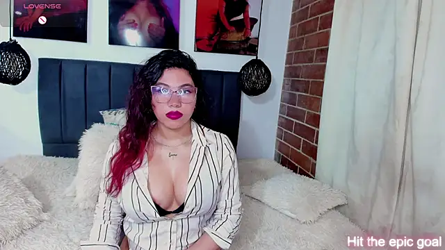 kyliejenner hot online show from June 19, 2026, 4:28 am