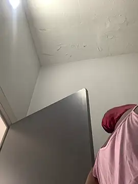 slimcateee online show from February 27, 2025, 7:34 am