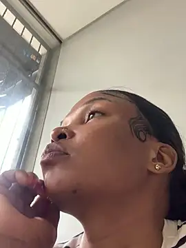 slimcateee online show from March 4, 2025, 12:44 pm