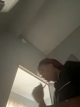 slimcateee online show from October 19, 2025, 5:19 am