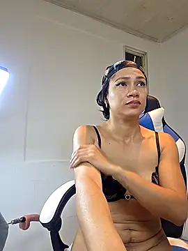 KittyKardy online show from April 21, 2026, 2:51 am