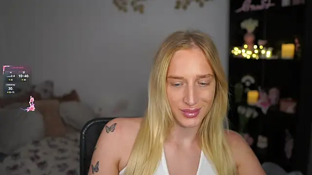 Snapshot of Nicolette__Shea_ chatting on December 14, 2024, 9:40 am Nicolette Shea online show from December 14, 2024, 9:40 am