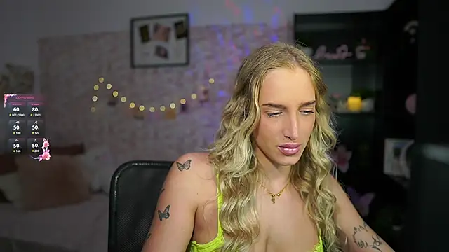 Snapshot of Nicolette__Shea_ chatting on March 11, 2025, 9:13 am Nicolette Shea online show from March 11, 2025, 9:13 am
