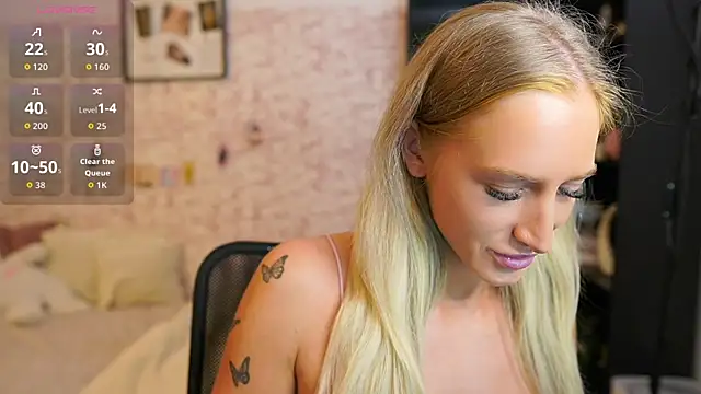 Snapshot of Nicolette__Shea_ chatting on September 12, 2025, 12:05 pm Nicolette Shea online show from September 12, 2025, 12:05 pm
