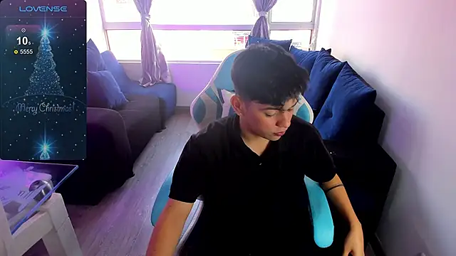 Snapshot of Franco_Rizzo_ chatting on December 11, 2024, 7:03 pm Franco Rizzo online show from December 11, 2024, 7:03 pm