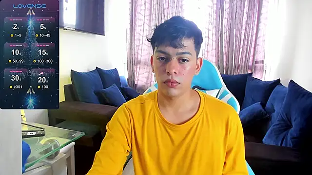 Snapshot of Franco_Rizzo_ chatting on December 13, 2024, 7:32 pm Franco Rizzo online show from December 13, 2024, 7:32 pm