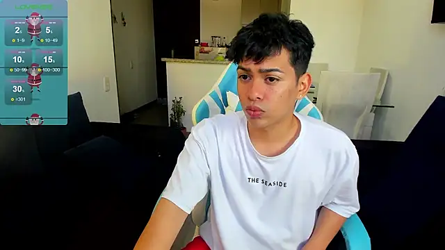 Snapshot of Franco_Rizzo_ chatting on December 19, 2024, 8:34 pm Franco Rizzo online show from December 19, 2024, 8:34 pm