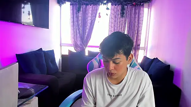 Snapshot of Franco_Rizzo_ chatting on January 15, 2025, 4:11 pm Franco Rizzo online show from January 15, 2025, 4:11 pm