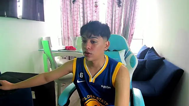 Snapshot of Franco_Rizzo_ chatting on January 31, 2025, 5:53 pm Franco Rizzo online show from January 31, 2025, 5:53 pm