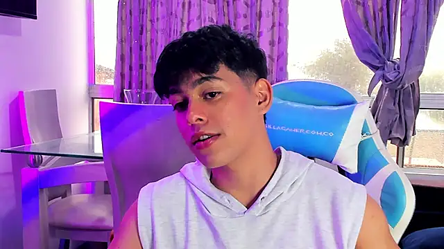 Snapshot of Franco_Rizzo_ chatting on February 5, 2025, 8:46 pm Franco Rizzo online show from February 5, 2025, 8:46 pm