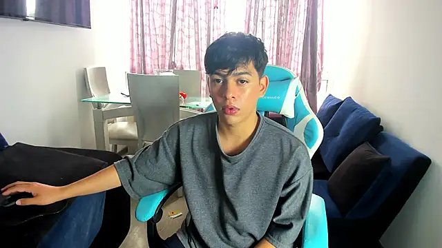 Snapshot of Franco_Rizzo_ chatting on February 11, 2025, 7:05 pm Franco Rizzo online show from February 11, 2025, 7:05 pm