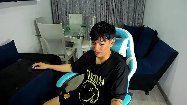 Snapshot of Franco_Rizzo_ chatting on February 13, 2025, 11:37 pm Franco Rizzo online show from February 13, 2025, 11:37 pm