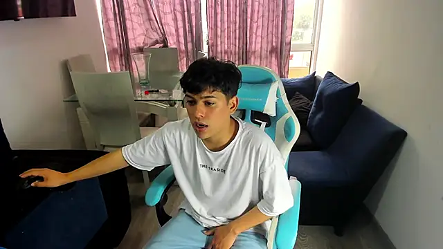 Snapshot of Franco_Rizzo_ chatting on February 17, 2025, 8:15 pm Franco Rizzo online show from February 17, 2025, 8:15 pm