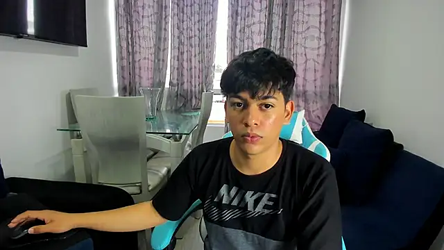 Snapshot of Franco_Rizzo_ chatting on February 21, 2025, 10:37 pm Franco Rizzo online show from February 21, 2025, 10:37 pm