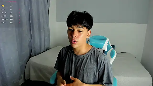 Snapshot of Franco_Rizzo_ chatting on March 15, 2025, 11:06 pm Franco Rizzo online show from March 15, 2025, 11:06 pm