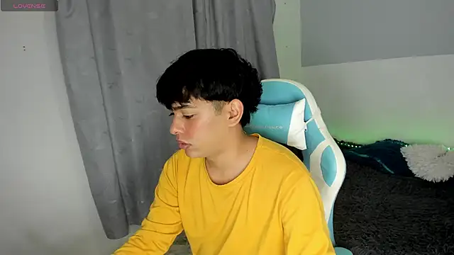 Snapshot of Franco_Rizzo_ chatting on March 22, 2025, 5:20 pm Franco Rizzo online show from March 22, 2025, 5:20 pm