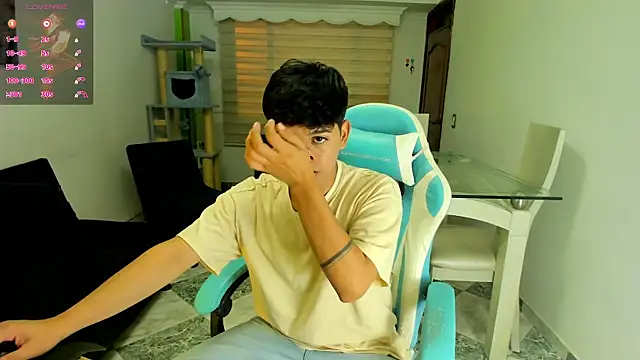 Snapshot of Franco_Rizzo_ chatting on September 19, 2025, 4:58 am Franco Rizzo online show from September 19, 2025, 4:58 am