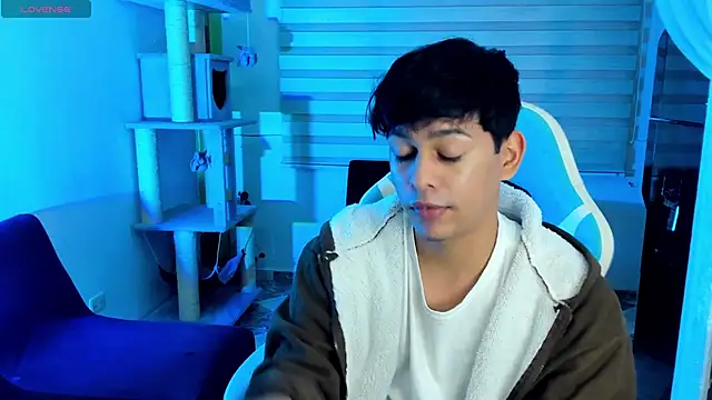 Snapshot of Franco_Rizzo_ chatting on October 5, 2025, 12:31 am Franco Rizzo online show from October 5, 2025, 12:31 am