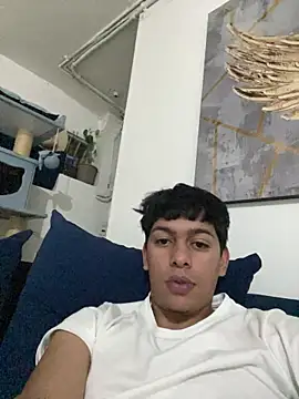 Snapshot of Franco_Rizzo_ chatting on October 18, 2025, 6:58 am Franco Rizzo online show from October 18, 2025, 6:58 am