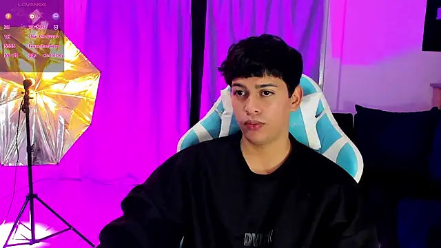 Snapshot of Franco_Rizzo_ chatting on October 22, 2025, 1:50 am Franco Rizzo online show from October 22, 2025, 1:50 am