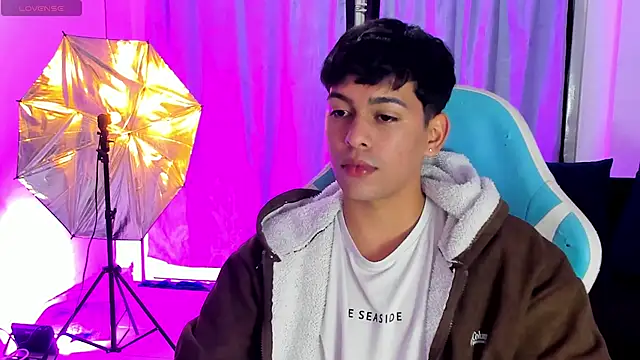 Snapshot of Franco_Rizzo_ chatting on November 12, 2025, 2:12 am Franco Rizzo online show from November 12, 2025, 2:12 am