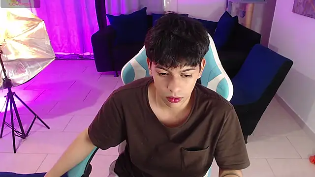 Snapshot of Franco_Rizzo_ chatting on January 15, 2026, 8:23 pm Franco Rizzo online show from January 15, 2026, 8:23 pm